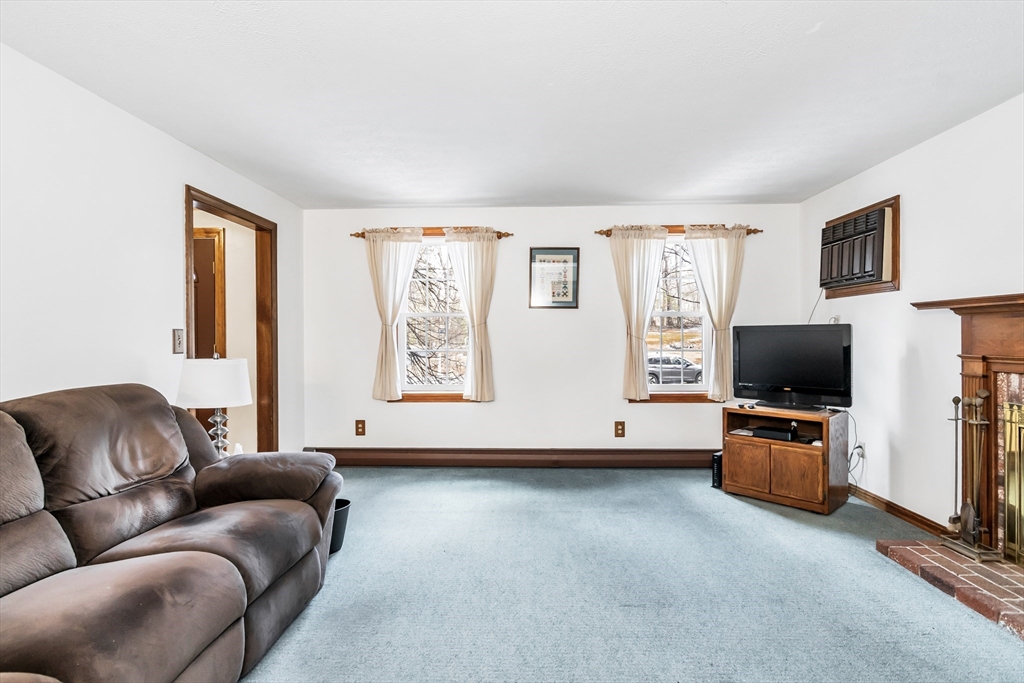 33 Lawson Farm Road Londonderry, NH 03053 - Photo 14 of 39 Gallery Image 14