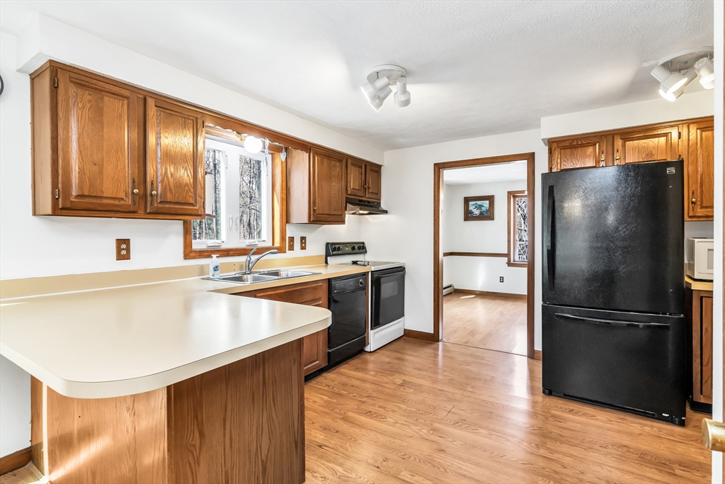 33 Lawson Farm Road Londonderry, NH 03053 - Photo 22 of 39 Gallery Image 22