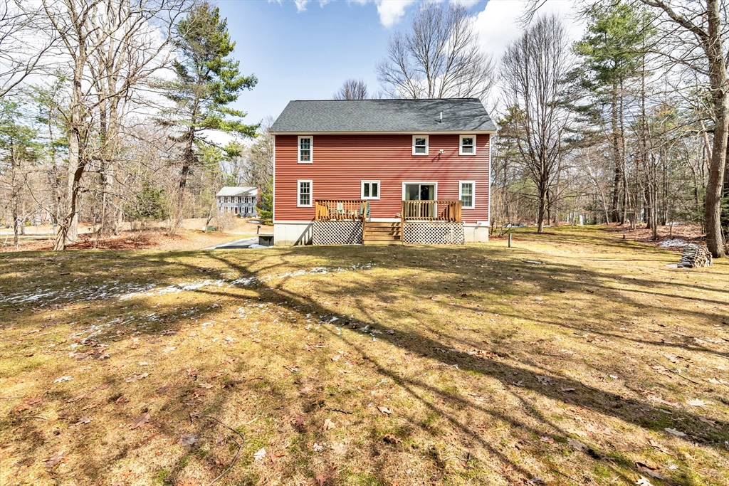 33 Lawson Farm Road Londonderry, NH 03053 - Photo 3 of 39 Gallery Image 3