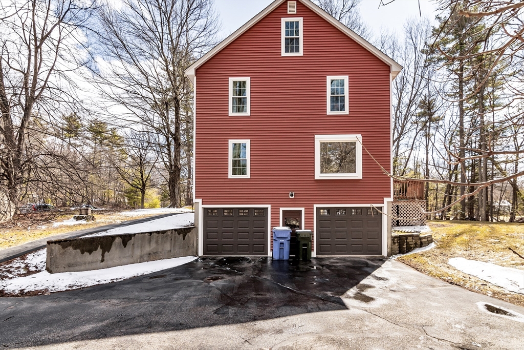33 Lawson Farm Road Londonderry, NH 03053 - Photo 6 of 39 Gallery Image 6