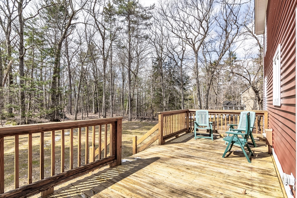 33 Lawson Farm Road Londonderry, NH 03053 - Photo 8 of 39 Gallery Image 8