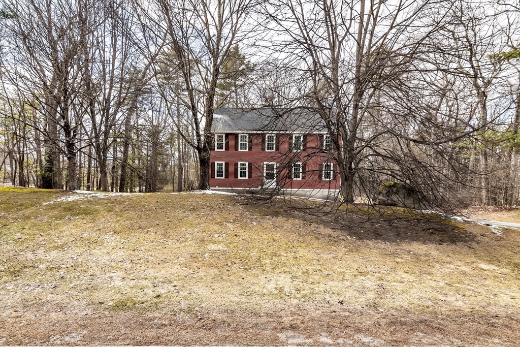 33 Lawson Farm Road Londonderry, NH 03053 - Photo 10 of 39 Gallery Image 10