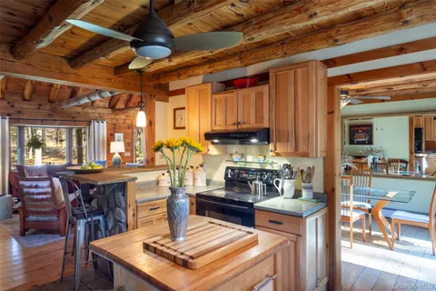 $890,000 | 2246 County Road 3, Olivebridge, NY 12461