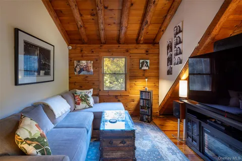 $890,000 | 2246 County Road 3, Olivebridge, NY 12461