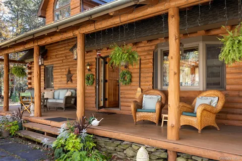 $890,000 | 2246 County Road 3, Olivebridge, NY 12461