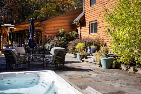 $890,000 | 2246 County Road 3, Olivebridge, NY 12461