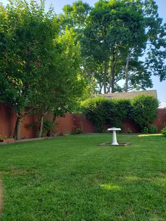 $550,000 | 32 Jefferson Avenue, Brentwood, NY 11717