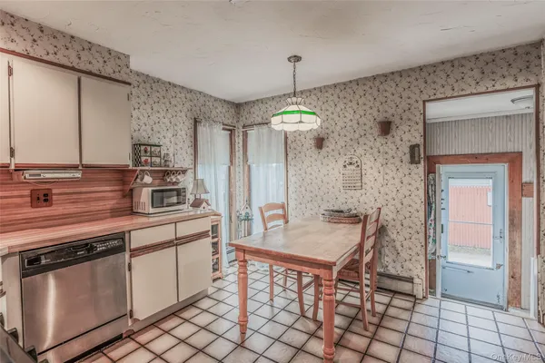 $550,000 | 32 Jefferson Avenue, Brentwood, NY 11717