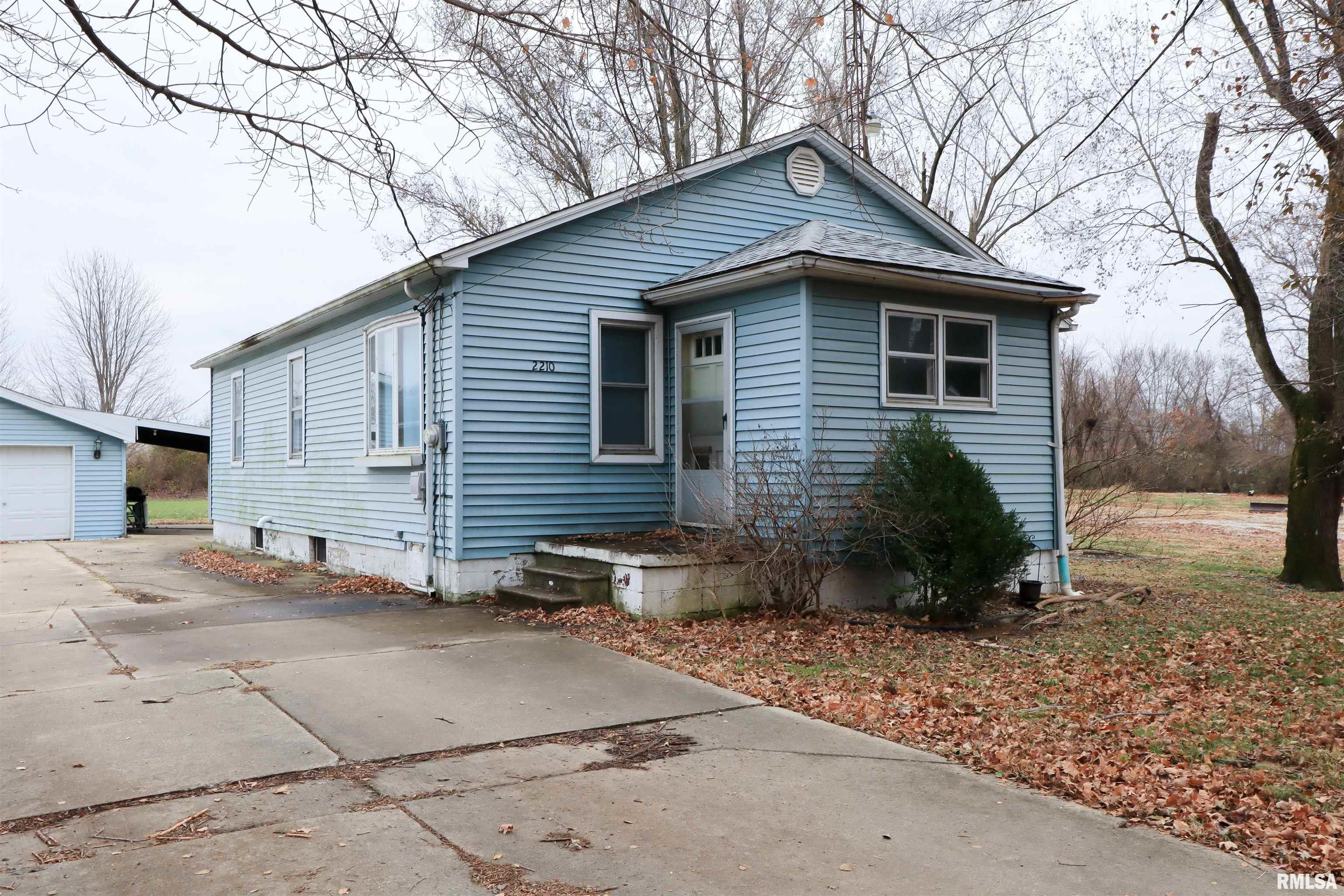 2210 Groth Street Springfield, IL 62703 - Photo 1 of 13
