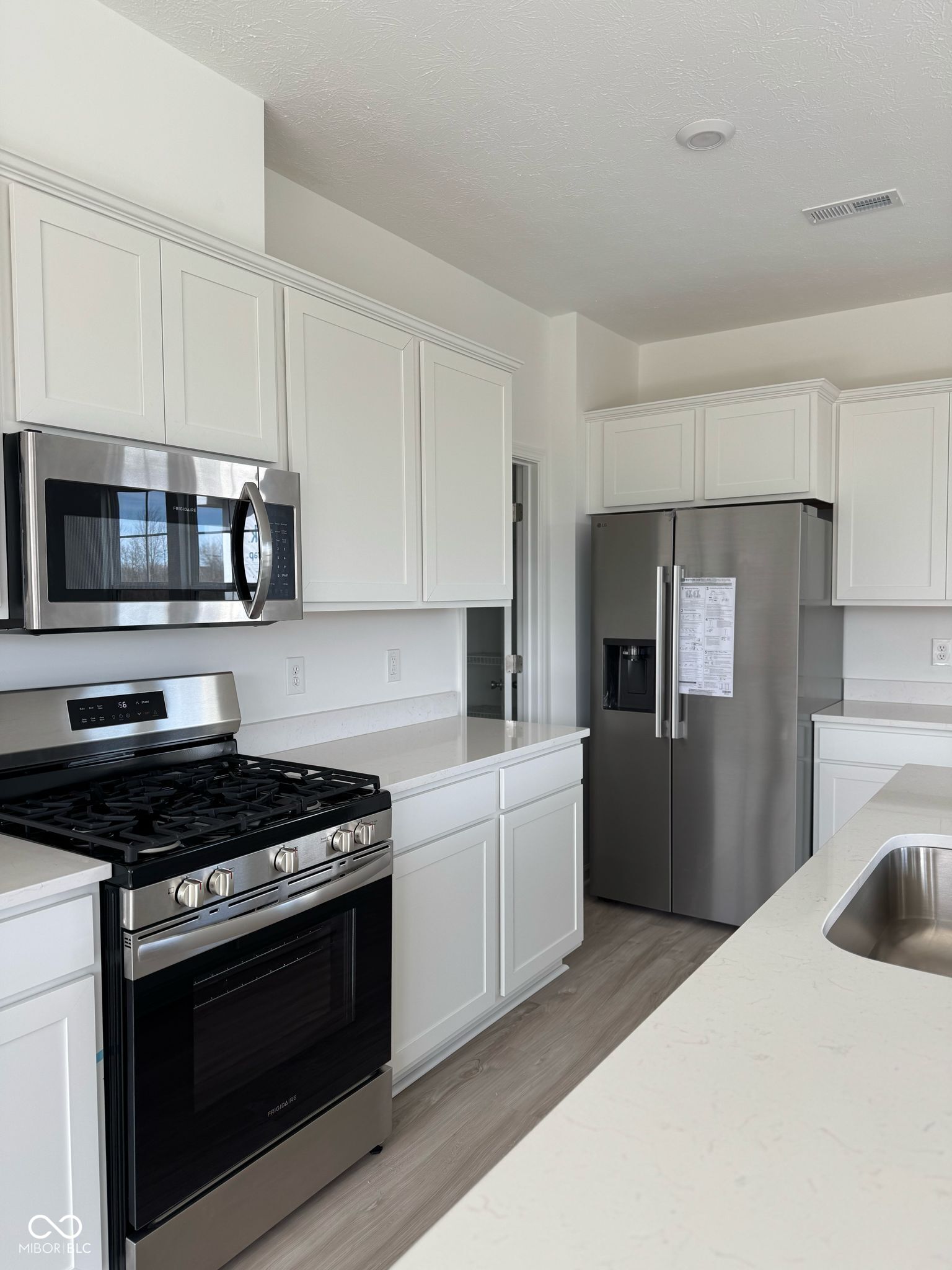 15917 Tharp Wds Drive Fishers, IN 46037 - Photo 3 of 7