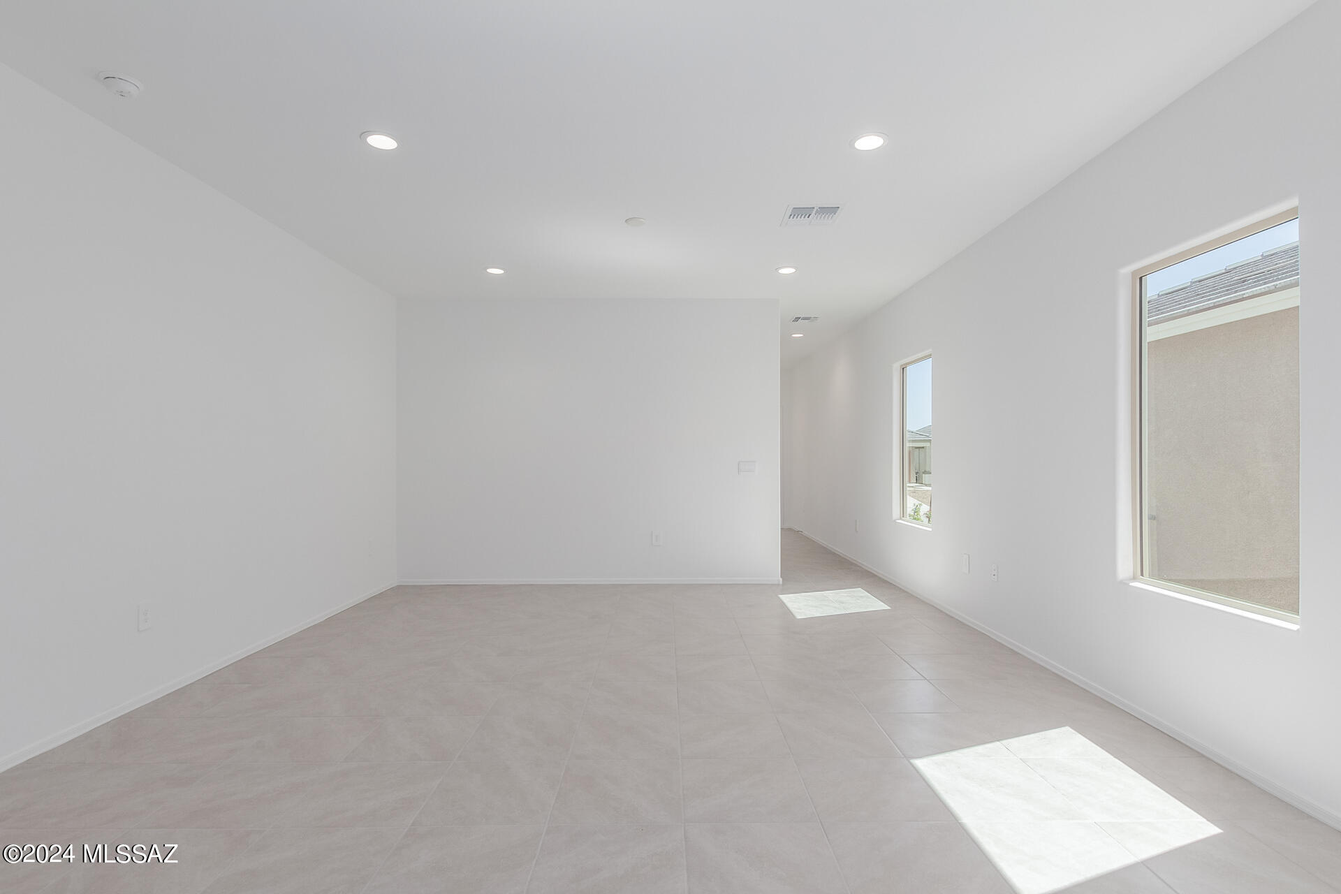 9970 North Cascalote Lane Marana, AZ 85653 - Photo 5 of 47 Diana H30D Model Interior H30D* Photos/Digital Renderings are of a Diana home, from another location and are for illustration purposes only. Interior packages, exterior elevation, color, and structural options may vary. Home is under construction. Furnishings and decorative items not included with home purchase. *