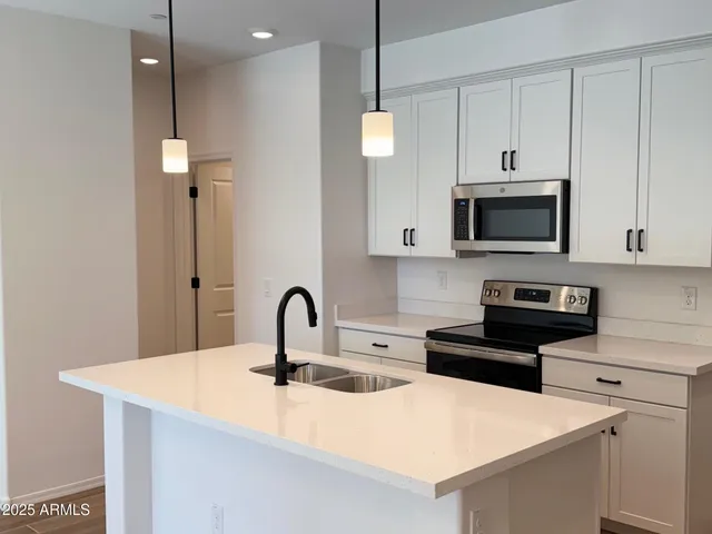 $2,445 | 2628 South Voyager Drive, Unit 106, Gilbert, AZ 85295