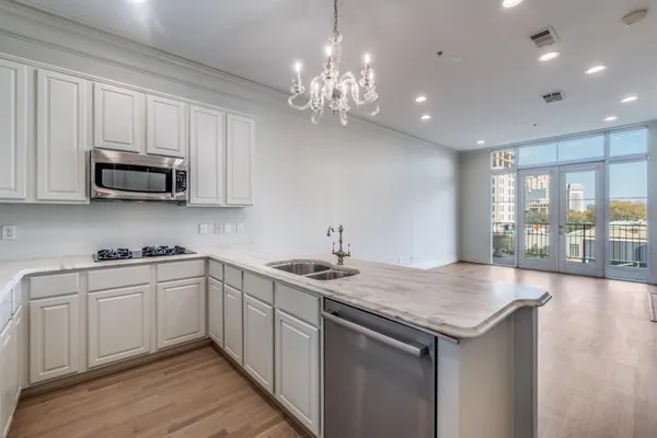 $6,500 | 3535 Gillespie Street, Unit 507, Dallas, TX 75219