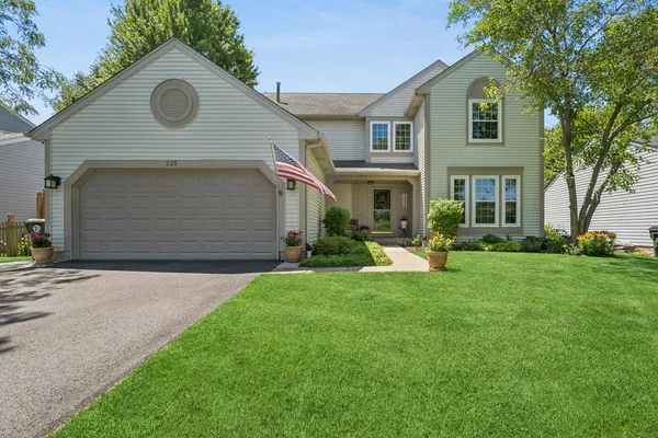 $420,000 | 225 East Brittany Lane, Hainesville, IL 60030