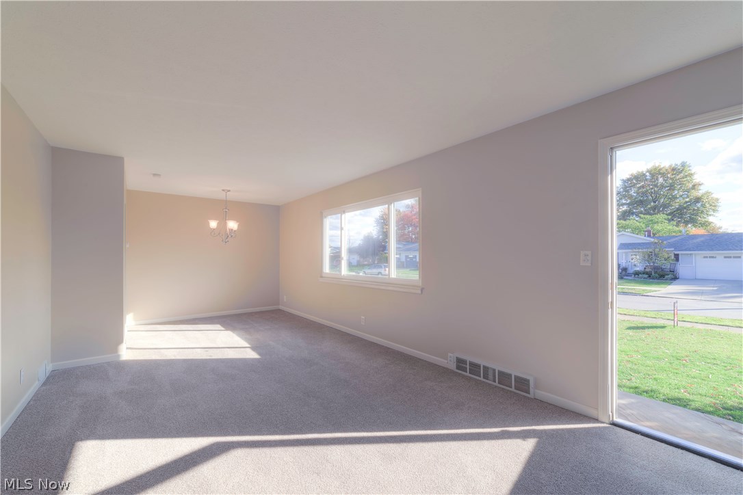 30221 Vineyard Road Willowick, OH 44095 - Photo 3 of 25