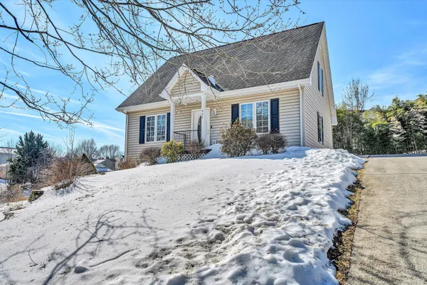 $423,500 | 409 Wills Road, Lexington, VA 24450