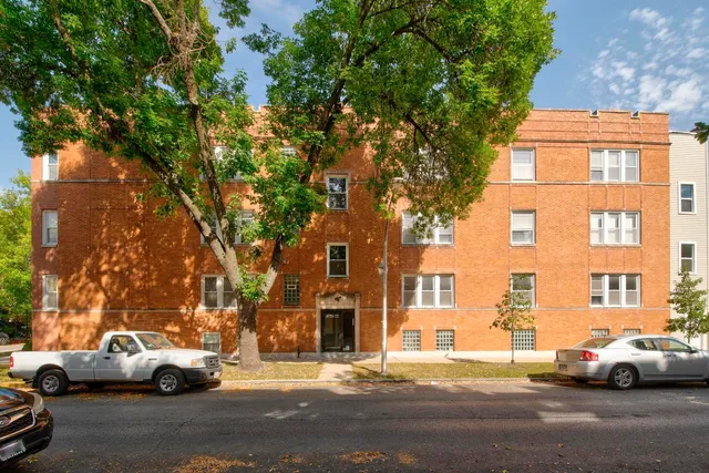 $2,000 | 3720 West Altgeld Street, Unit 1W, Chicago, IL 60647