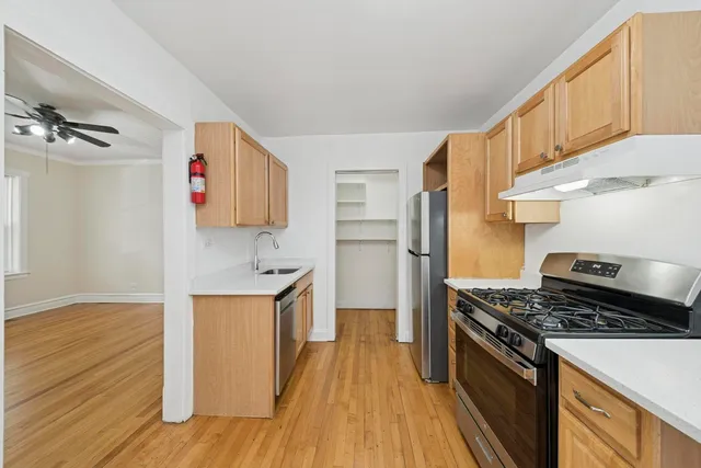 $2,000 | 3720 West Altgeld Street, Unit 1W, Chicago, IL 60647