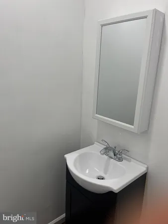 $1,600 | 163 North Edgewood Street, Philadelphia, PA 19139