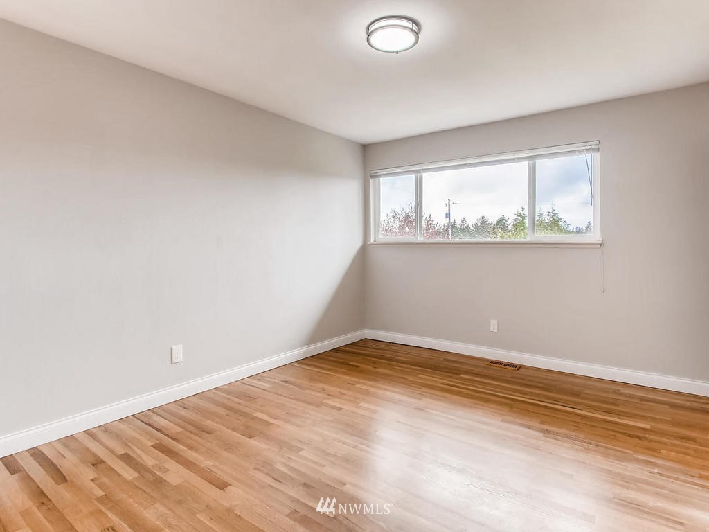 7315 179th Street Southwest Edmonds, WA 98026 - Photo 11 of 24 Gallery Image 11