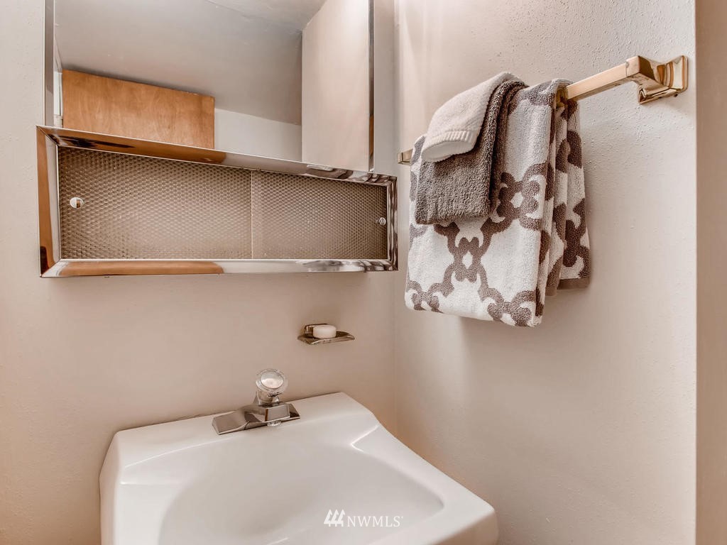 7315 179th Street Southwest Edmonds, WA 98026 - Photo 18 of 24 Gallery Image 18