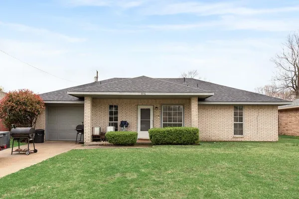 $230,000 | 506 Thomas Trail, Seagoville, TX 75159