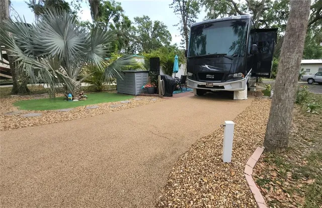 $85,900 | 3300 26th Avenue East, Unit 127, Bradenton, FL 34208