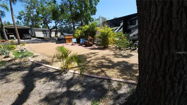 $75,900 | 3300 26th Avenue East, Unit 127, Bradenton, FL 34208