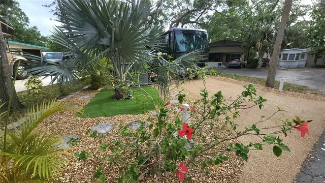 $85,900 | 3300 26th Avenue East, Unit 127, Bradenton, FL 34208