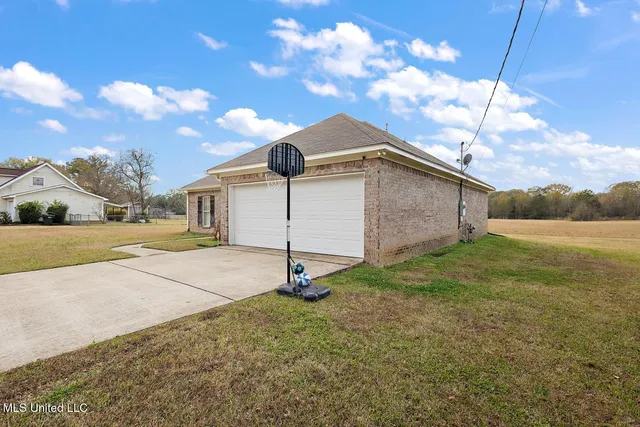 $220,000 | 612 Woodland Drive, Canton, MS 39046