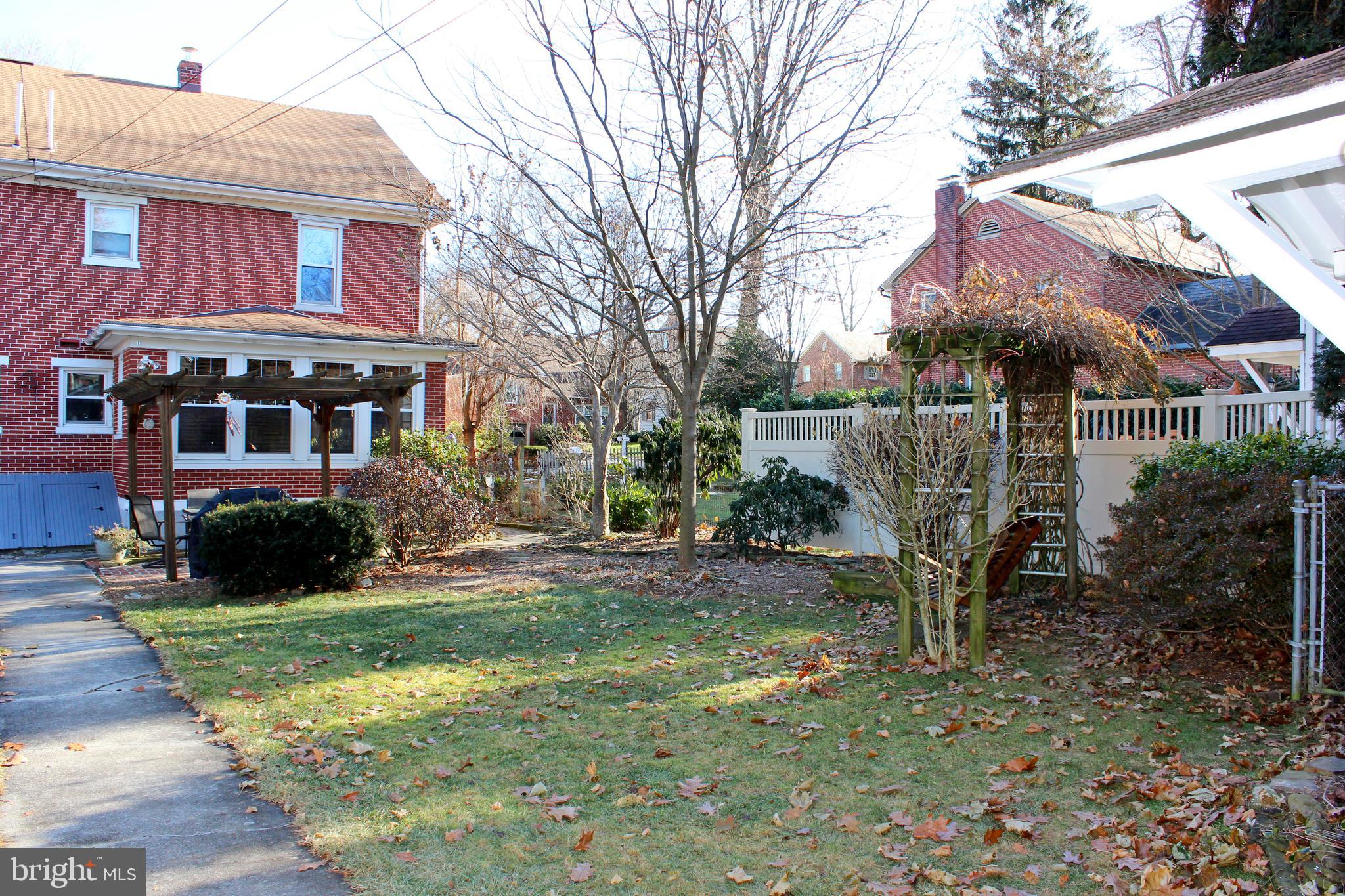 422 Linden Street Lititz, PA 17543 - Photo 3 of 31 Gallery Image 3