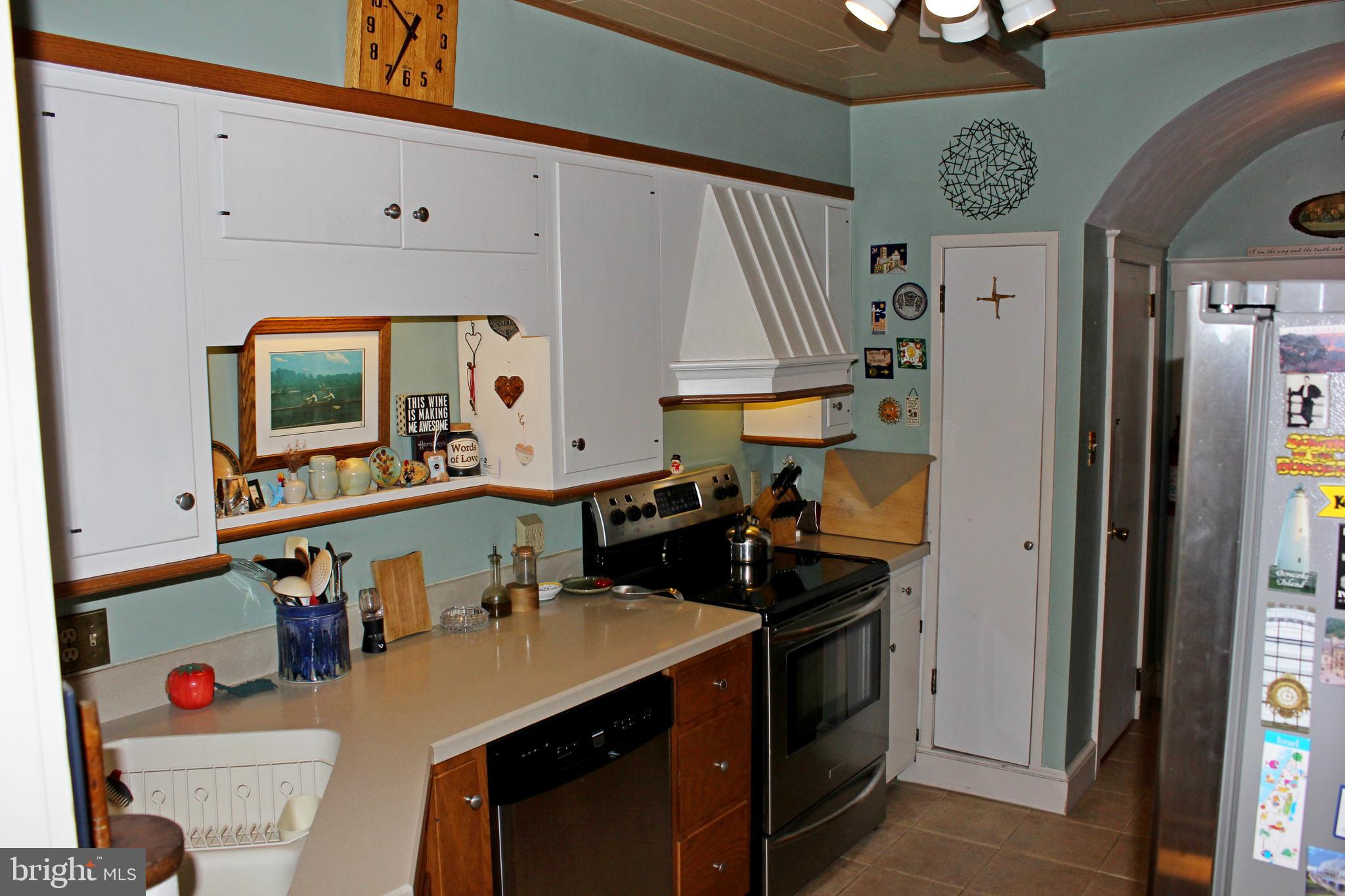 422 Linden Street Lititz, PA 17543 - Photo 9 of 31 Gallery Image 9