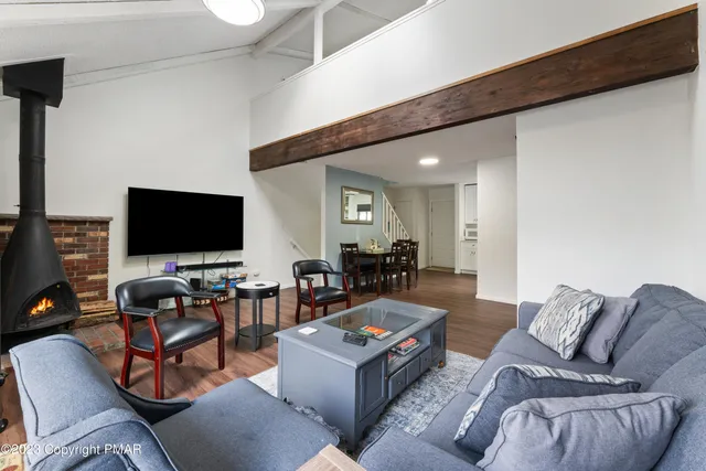 $349,900 | 115 Cross Country Lane, Tannersville, PA 18372