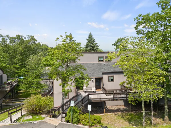 $349,900 | 115 Cross Country Lane, Tannersville, PA 18372