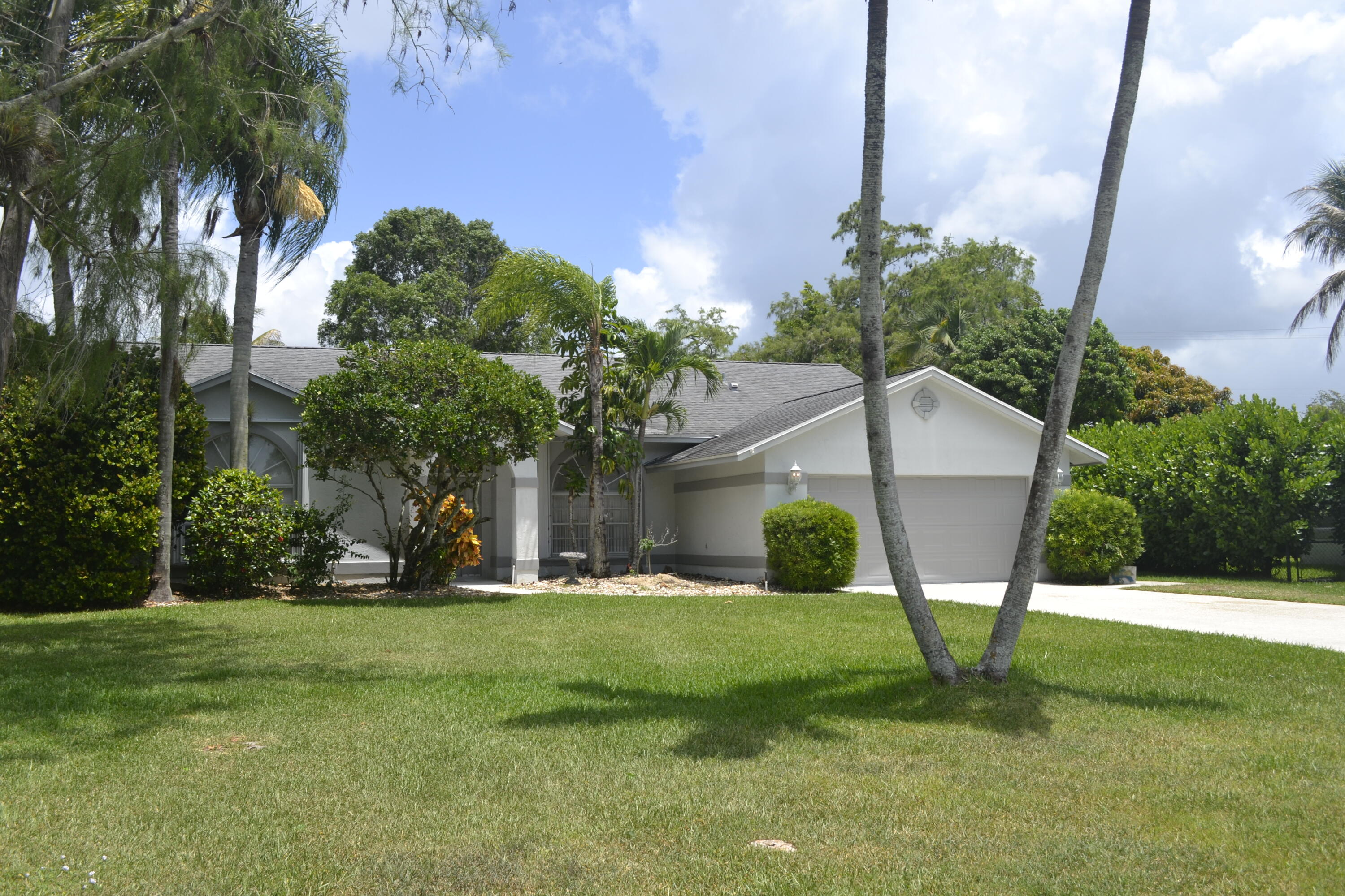 1104 Raintree Lane Wellington, FL 33414 - Photo 28 of 30 Front CBS House