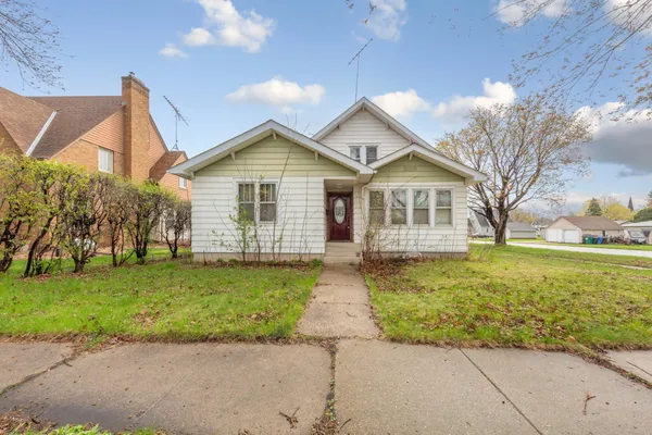 $250,000 | 1606 Greeley Avenue North, Glencoe, MN 55336