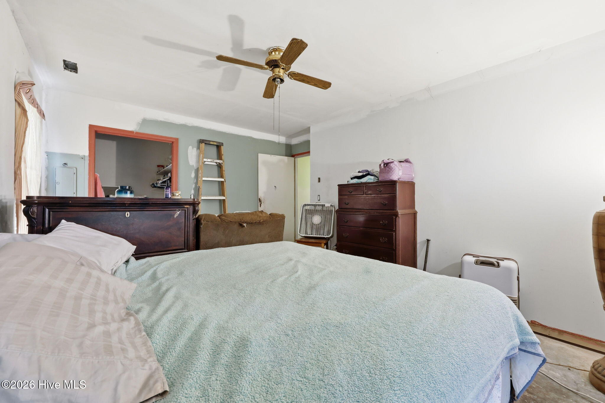 1239 Hibbs Road Newport, NC 28570 - Photo 10 of 17 Primary