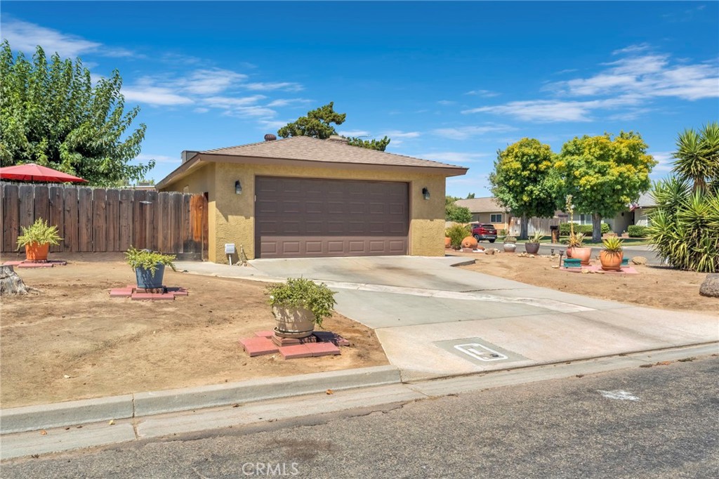 404 Fall Madera, CA 93637 - Photo 4 of 38 Gallery Image 4