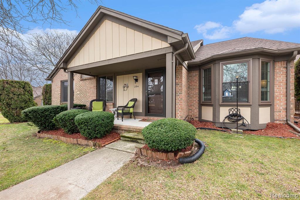 254 Meadow Bridge Drive Rochester Hills, MI 48307 - Photo 4 of 24