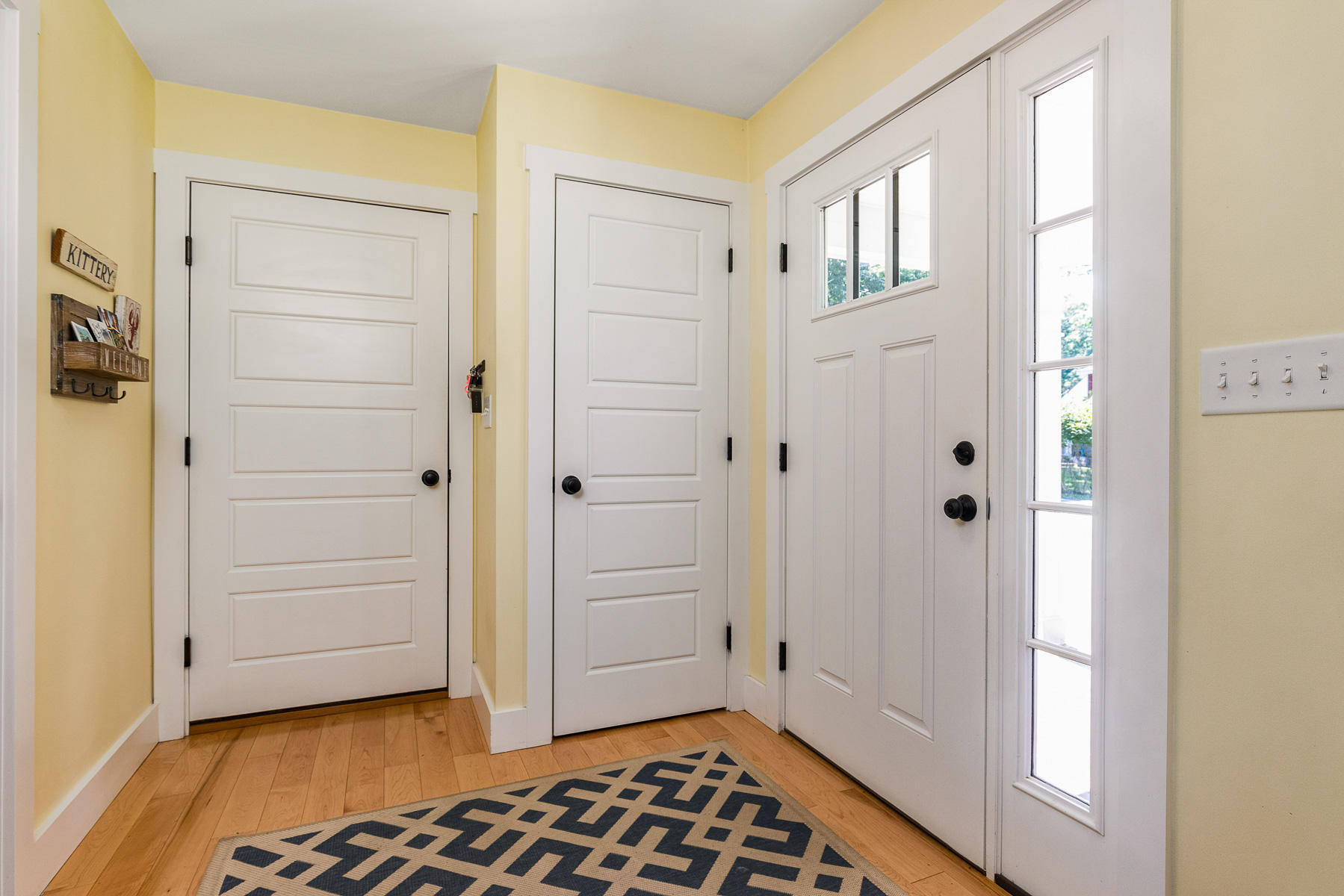30 Philbrick Road Kittery, ME 03904 - Photo 5 of 61 Front Entryway