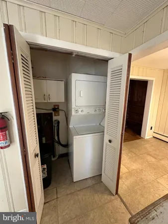 a view of walk in closet