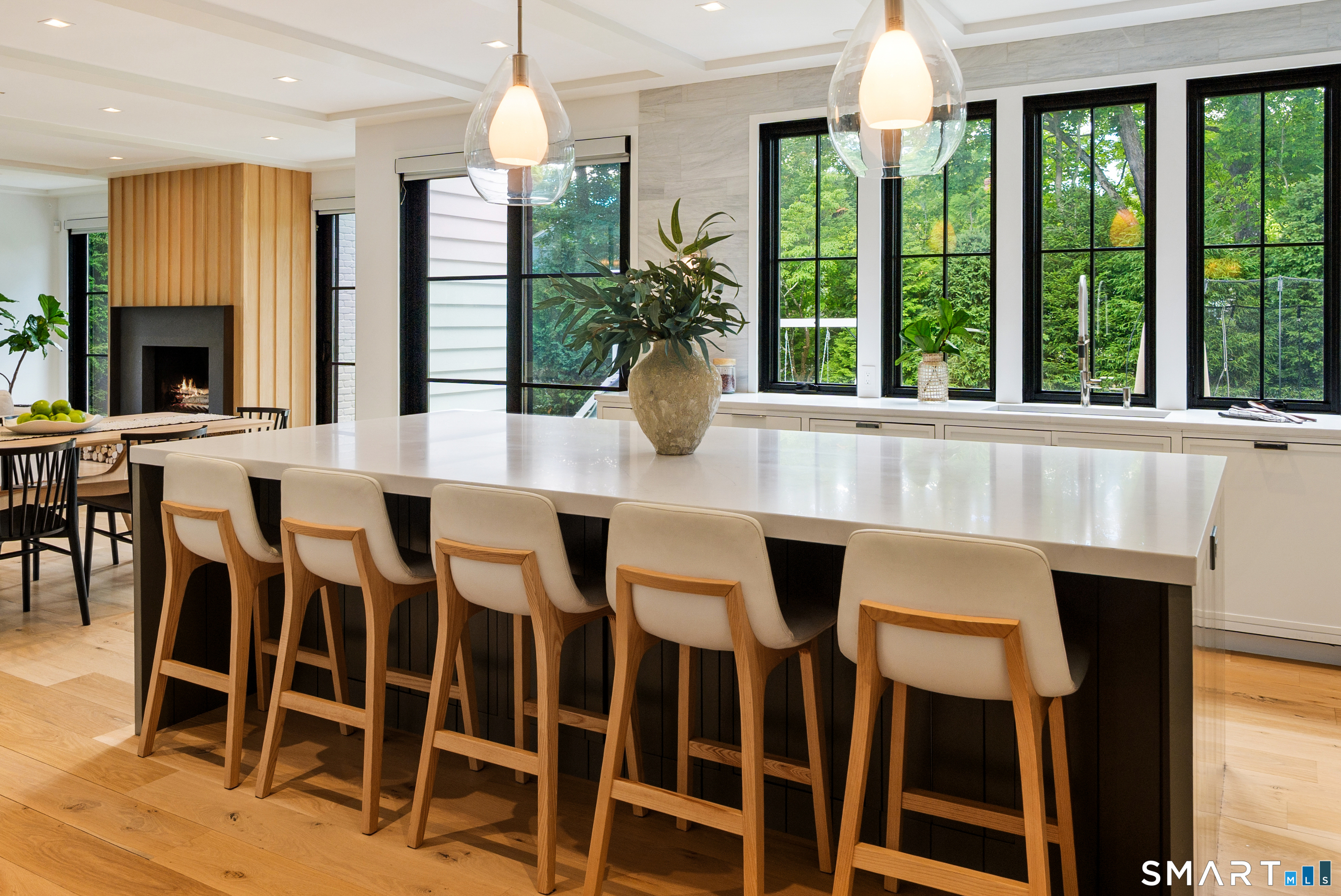 148 Douglas Road New Canaan, CT 06840 - Photo 14 of 39