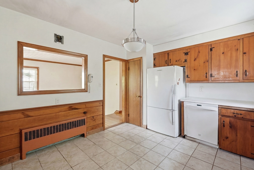 18 Livesey Road Quincy, MA 02171 - Photo 7 of 27