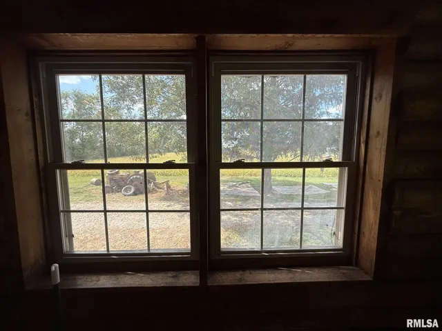 $87,500 | 360 West Broadway Street, Roseville, IL 61473