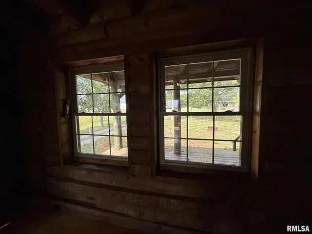 $87,500 | 360 West Broadway Street, Roseville, IL 61473