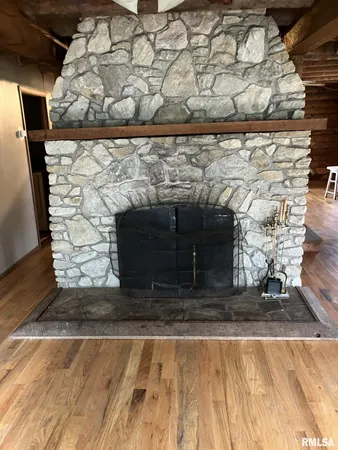 $75,000 | 360 West Broadway Street, Roseville, IL 61473