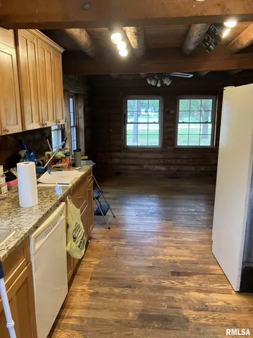 $87,500 | 360 West Broadway Street, Roseville, IL 61473