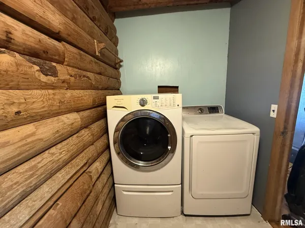 $75,000 | 360 West Broadway Street, Roseville, IL 61473