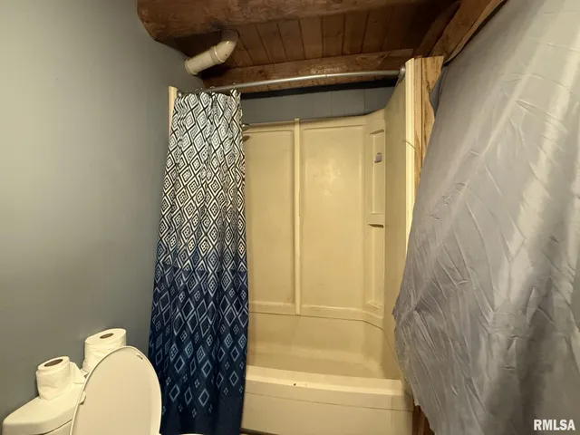 $87,500 | 360 West Broadway Street, Roseville, IL 61473