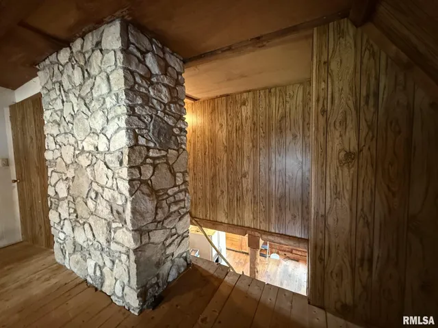 $87,500 | 360 West Broadway Street, Roseville, IL 61473